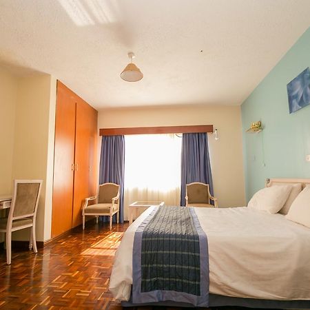 Palm Tree Bed And Breakfast ไนโรบี ภายนอก รูปภาพ