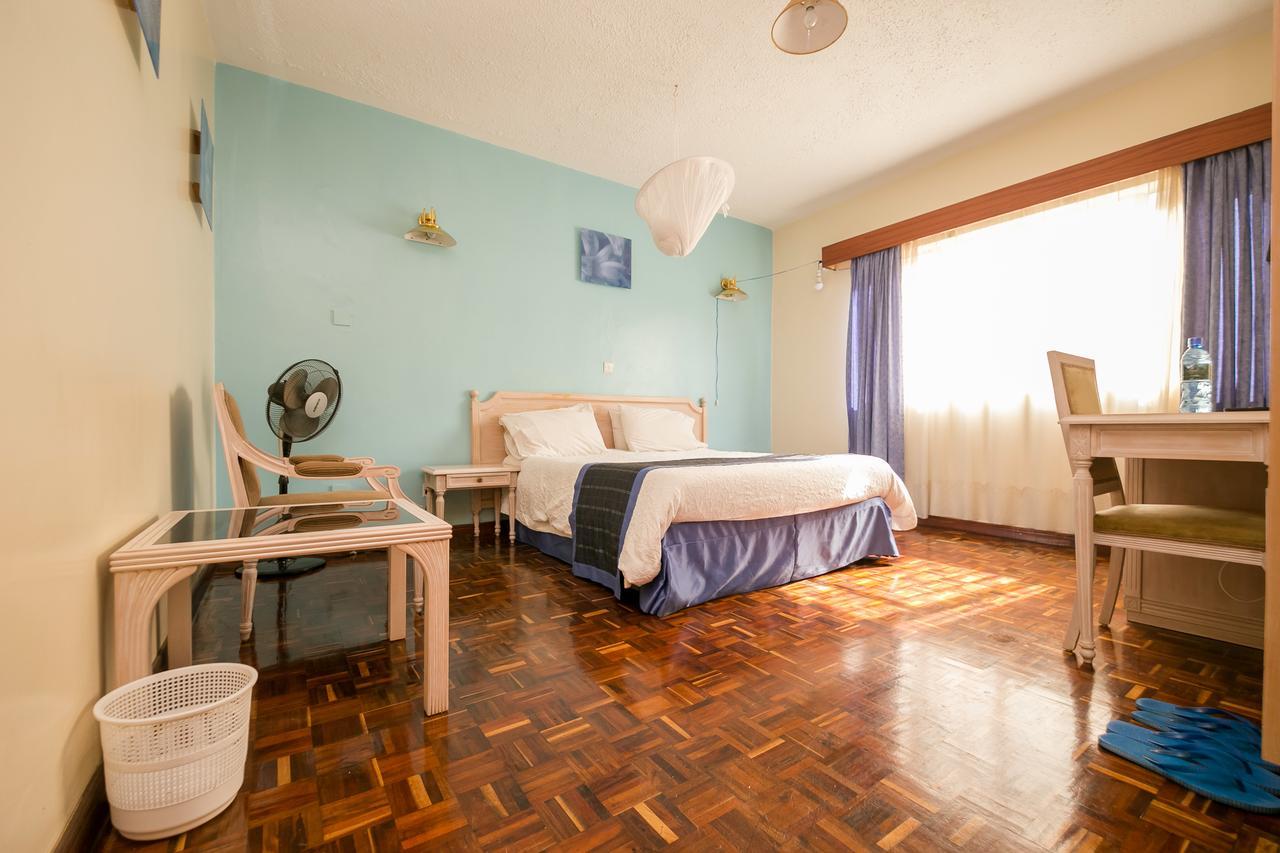 Palm Tree Bed And Breakfast ไนโรบี ภายนอก รูปภาพ