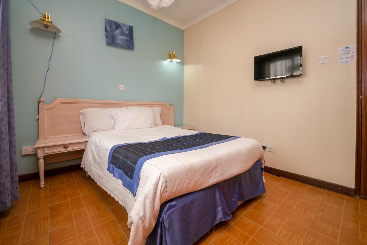 Palm Tree Bed And Breakfast ไนโรบี ภายนอก รูปภาพ