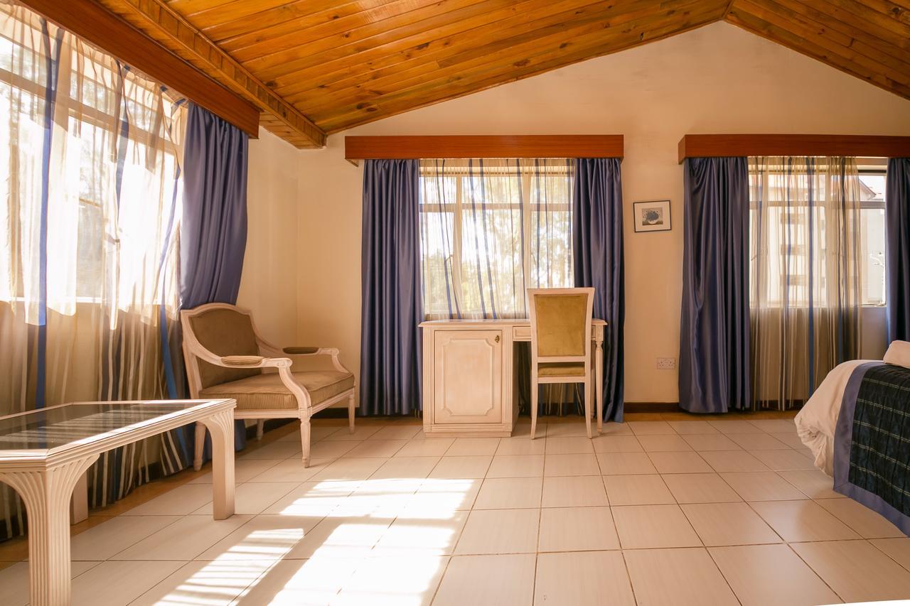 Palm Tree Bed And Breakfast ไนโรบี ภายนอก รูปภาพ