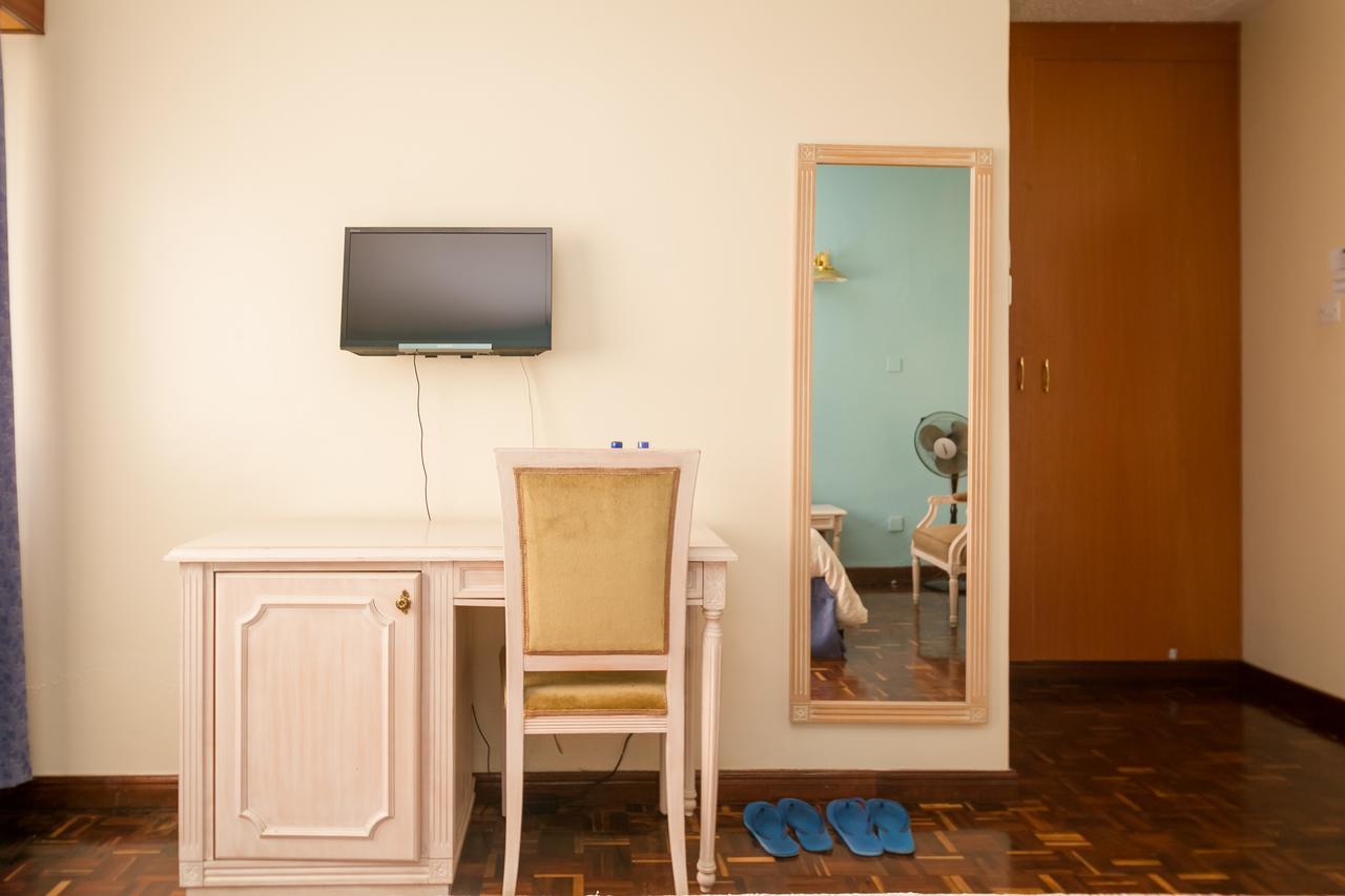 Palm Tree Bed And Breakfast ไนโรบี ภายนอก รูปภาพ