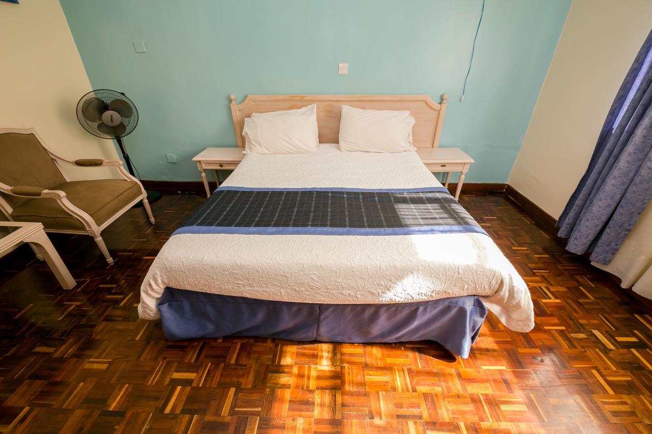 Palm Tree Bed And Breakfast ไนโรบี ภายนอก รูปภาพ