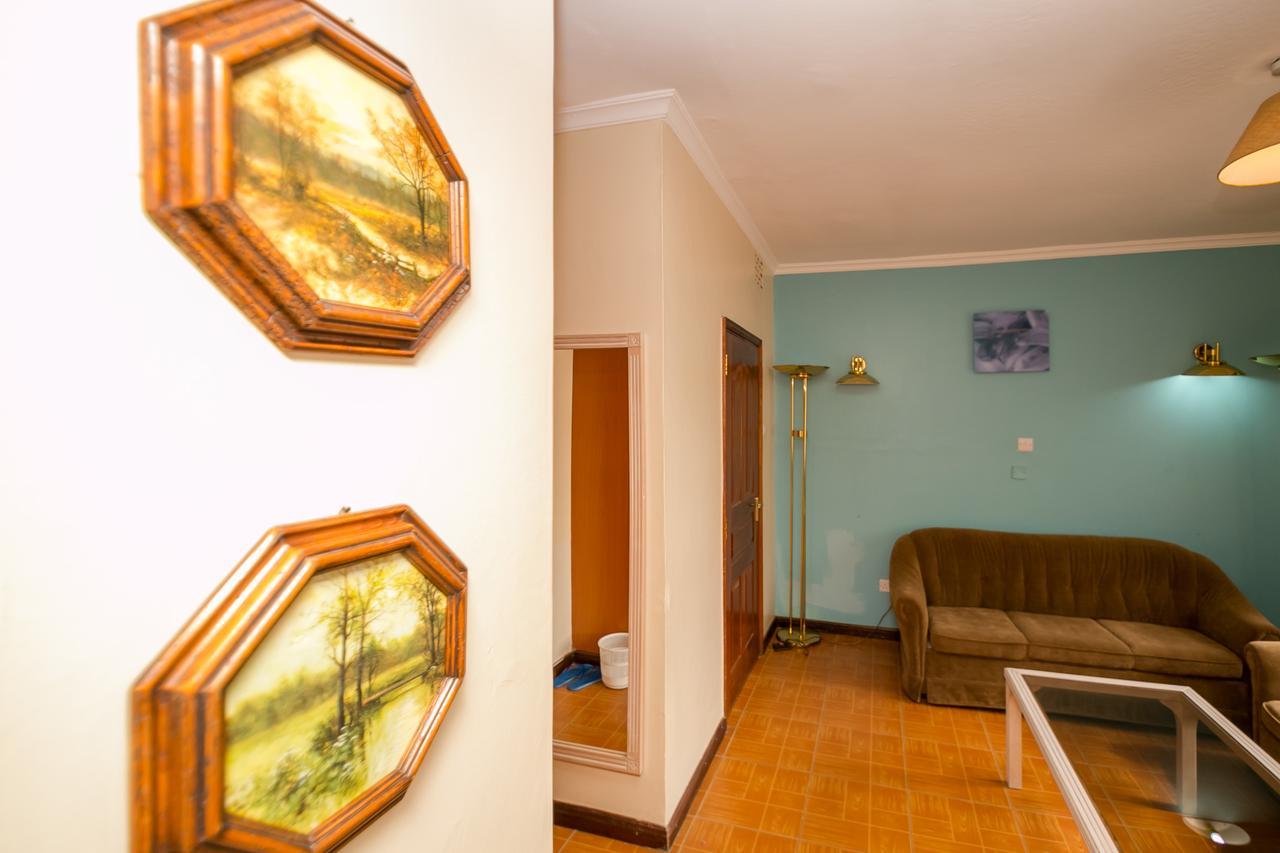 Palm Tree Bed And Breakfast ไนโรบี ภายนอก รูปภาพ