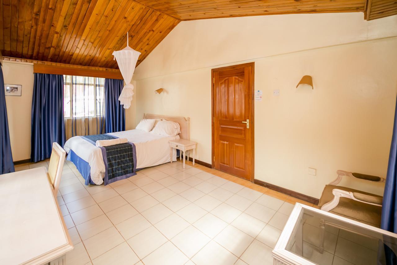 Palm Tree Bed And Breakfast ไนโรบี ภายนอก รูปภาพ