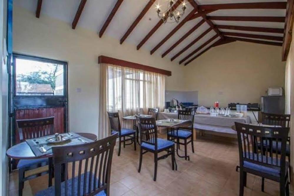 Palm Tree Bed And Breakfast ไนโรบี ภายนอก รูปภาพ